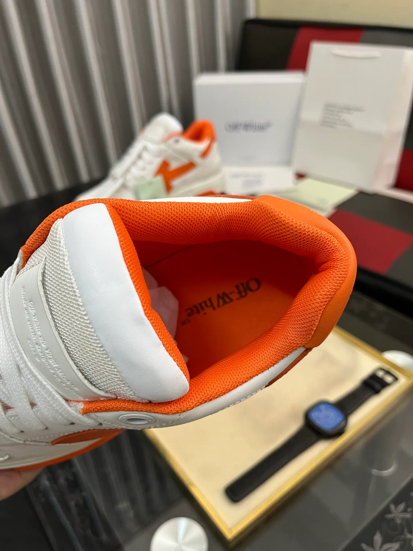 Men's shoes 💰600⌚️⌚️ OFF-White C/O VirGil Abloh fashionable and versatile casual shoes. Exclusive first release of the new model. Made of environmentally friendly cowhide leather and mesh fabric upper material. The insole is embedded with foam cushioning EVA material. The correct midsole is equipped with EVA lightweight cushioning. External tooth nail rubber outsole. The correct accessories can be customized simultaneously. Women's model: 35-40 Men's model: 39-45